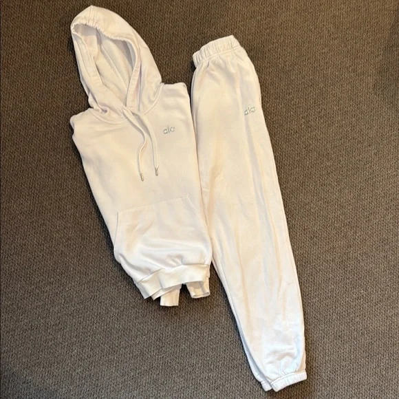 Alo White Hoodie and Sweatpants Set - Picture 1 of 3